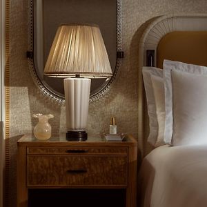 Grand Deluxe King Room